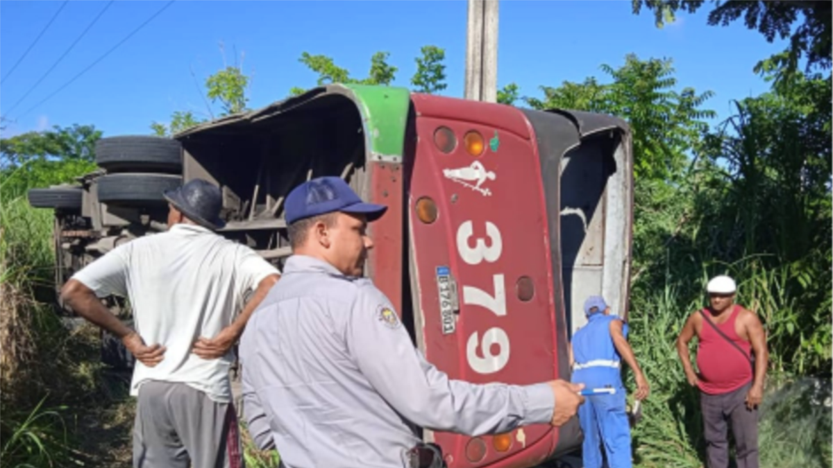 Decenas de heridos tras volcarse un autobús en Managua La Habana