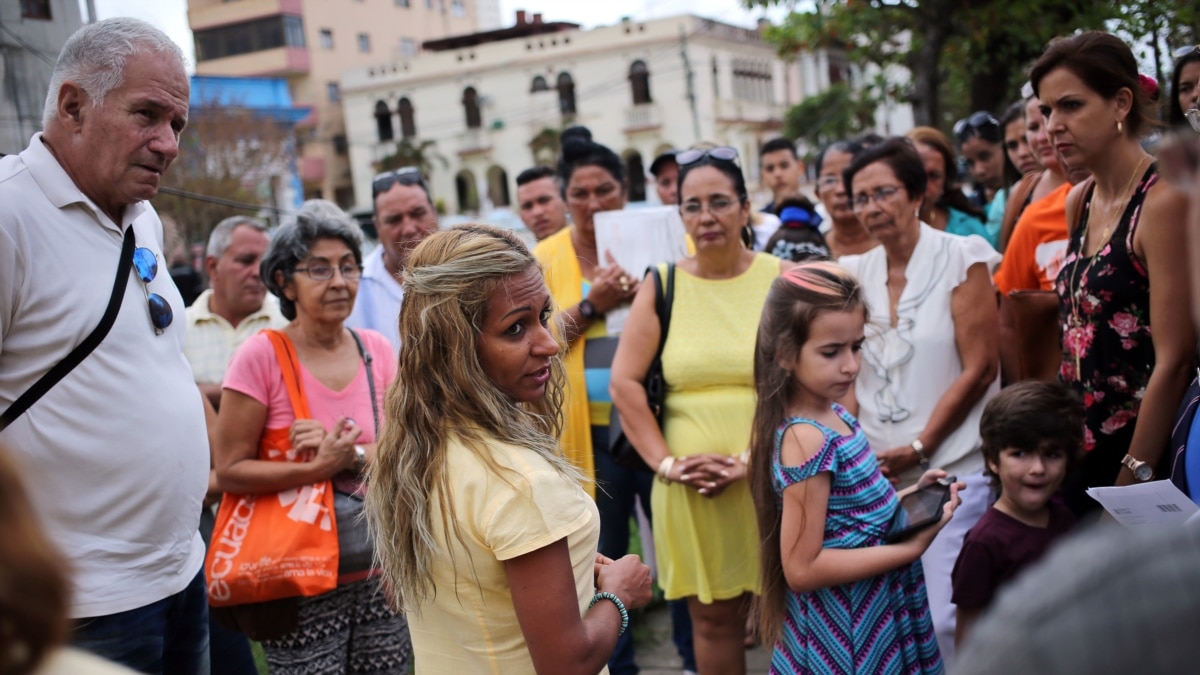 Cubanos con planes de reunificación familiar esperan que todo se