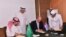 Foto oficial de la firma del acuerdo bilateral de salud el domingo en Riad.