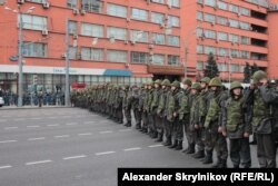 Fuertes policiales rusas bloquean las calles durante la protesta del 15 septiembre del 2012
