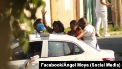 Arresto de Berta Soler, líder de las Damas de Blanco, en una imagen de archivo. (Foto: Facebook/Ángel Moya)