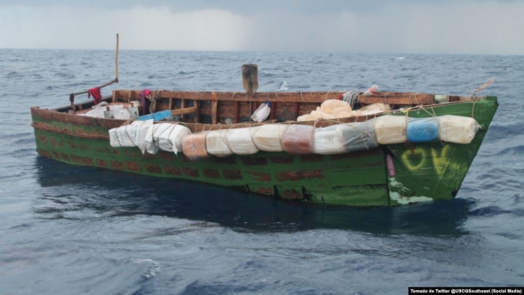 Una embarcación de cubanos, a unas 10 millas al sur de Boot Key, Florida, el 6 de diciembre de 2022.