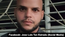 El profesor universitario de periodismo Jose Luis Tan Estrada.