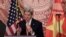 El secretario de Estado de EE.UU., John Kerry, pronuncia un discurso en el ámbito de la conferencia "Avance de la prosperidad: Veinte años de cooperación en el desarrollo de EE.UU. y Vietnam" en Hanoi (Vietnam) hoy, 7 de agosto de 2015, en el ámbito de su