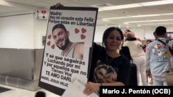Ailex Marcano, la madre del prisionero político cubano del 11J Ángel Jesús Véliz Marcano, llegó el 24 de mayo de 2024 a Miami como beneficiaria del programa de Parole Humanitario.