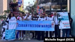 Exiliados recorren las calles de Nueva York exigiendo libertad para Cuba