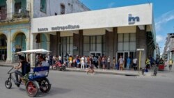 Info Martí | Sin solución crisis de efectivo en Cuba