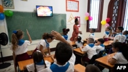 Las clases quedaron suspendidas otra vez este miércoles ante el tercer apagón general que sufrió el país en menos de dos meses. (Yamil Lage/AFP)