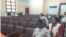 Trabajadores del Hospital Pediátrico de Centro Habana escuchan las nuevas medidas del Ministerio de Salúd, el 29 de diciembre de 2023.