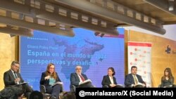 Presentación de “España en el mundo en 2024: perspectivas y desafíos”, del Real Instituto Elcano. (Foto: @marialazaro/X)