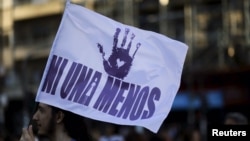 Imagen compartida por la revista feminista cubana Alas Tensas de una manifestación contra la violencia machista en Argentina. (Reuters/Archivo)