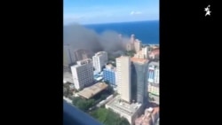 Imágenes del incendio en área exterior del Hotel Nacional