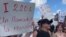 Cubanos exigen en protesta frente al restaurante Versailles, en Miami, que el I-220A sea considerado un parole. (Captura de video/Telemundo51)