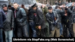 Los participantes prorrusos durante el conflicto con los manifestantes del Maidán en Zaporiyia, el 13 de abril de 2014. Foto por Ukrinform.