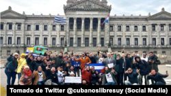 Miembros de la Asociación Cubanos Libres en Uruguay.