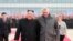 El líder norcoreano Kim Jong Un despide a Miguel Díaz-Canel y su esposa Lis Cuesta en Pyongyang, el 7 de noviembre de 2018. (KCNA vía REUTERS)