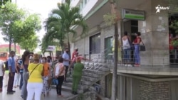 Info Martí | Marcha atrás, régimen cubano permite nuevamente dólares en efectivo