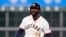 Yordan Álvarez, de los Astros de Houston, celebra su hit contra los Medias Blancas de Chicago, el viernes 31 de marzo, en Houston. (Foto AP/Eric Christian Smith)