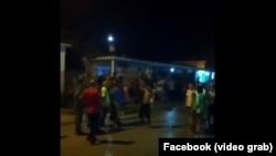 Las protestas en Caimanera, Guantánamo, fueron disueltas con la violenta represión desatada por las autoridades. (Captura de video/Facebook)