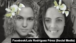 Angélica y María Cristina Garrido. (Tomado de Facebook/Luis Rodríguez Pérez)