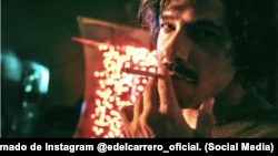 Edel Carrero en un fotograma del mediometraje "The Death Inside Me". Tomado de @edelcarrero_oficial.
