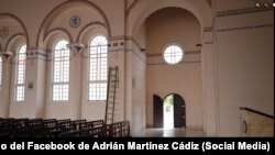 Rastros dejados por ladrones en la Iglesia de San Charbel y de Santo Tomás de Villanueva (Tomado del Facebook de Adrián Martínez Cádiz)