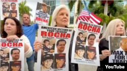 Exiliados cubanos en Miami exigieron frente a una corte federal una "sentencia máxima" para Víctor Manuel Rocha.