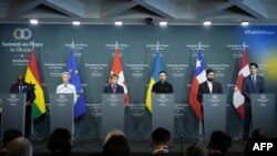 Líderes mundiales en Cumbre Mundial por la Paz, en Burgenstock, Suiza. (Dimitar Dilkoff/AFP)