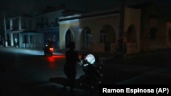 Apagón en Bauta, Artemisa, el 18 de marzo de 2024. Los cortes del servicio eléctrico durante largas horas han provocado protestas entre la población en varias localidades de Cuba. 