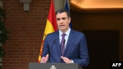 Pedro Sánchez da un discurso en el Palacio de La Moncloa, en Madrid, este lunes, 29 de mayo. (Foto: Borja Puig de la Bellacasa/La Moncloa/AFP)