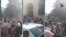 Protesta frente a la estación de poolicía en el poblado de El Cobre / Foto: Captura de video