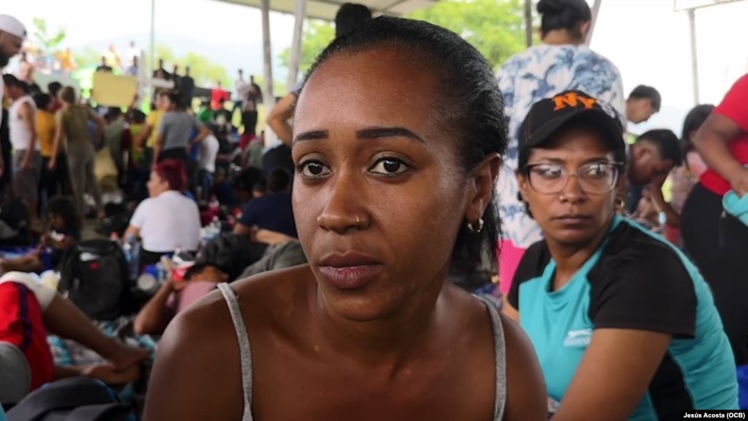 Estamos entre la vida y la muerte”, dice cubana sobre caravana de migrantes  trabada en Huixtla (VIDEO)