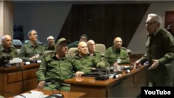General de Ejército Raúl Castro Ruz y Miguel Díaz-Canel en la sede del Ministerio del Interior, al inicio del Ejercicio Estratégico Baraguá 2023, el 17 de noviembre de 2023.