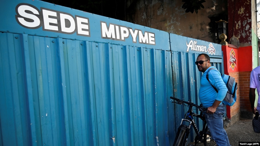 Sede de una empresa privada (mipyme) que comercializa alimentos en La Habana. (Yamil Lage/AFP)