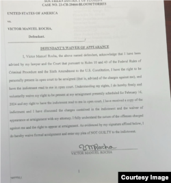 El exdiplomático estadounidense Víctor Manuel Rocha se declaró inocente de una decena de cargos federales. Una copia del documento firmado por el acusado de ser un agente del régimen de Cuba.