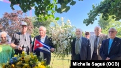 Miembros de Unión de Ex Presos Políticos Cubanos y el Centro para una Cuba Libre participan en un homenaje a las víctimas del comunismo en Washington, DC, 14 de junio del 2024.