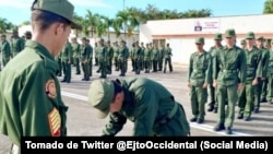 Jóvenes en el Servicio Militar Activo, en Cuba. 
