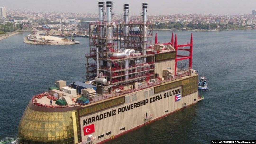 Una de las patanas turcas ancladas en Cuba / Foto: KARPOWERSHIP