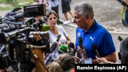 Miguel Díaz-Canel habla con medios de prensa en Cuba. (AP/Ramón Espinosa/Archivo)