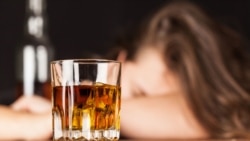 Info Martí | Crece el consumo de alcohol en los jóvenes de Cuba