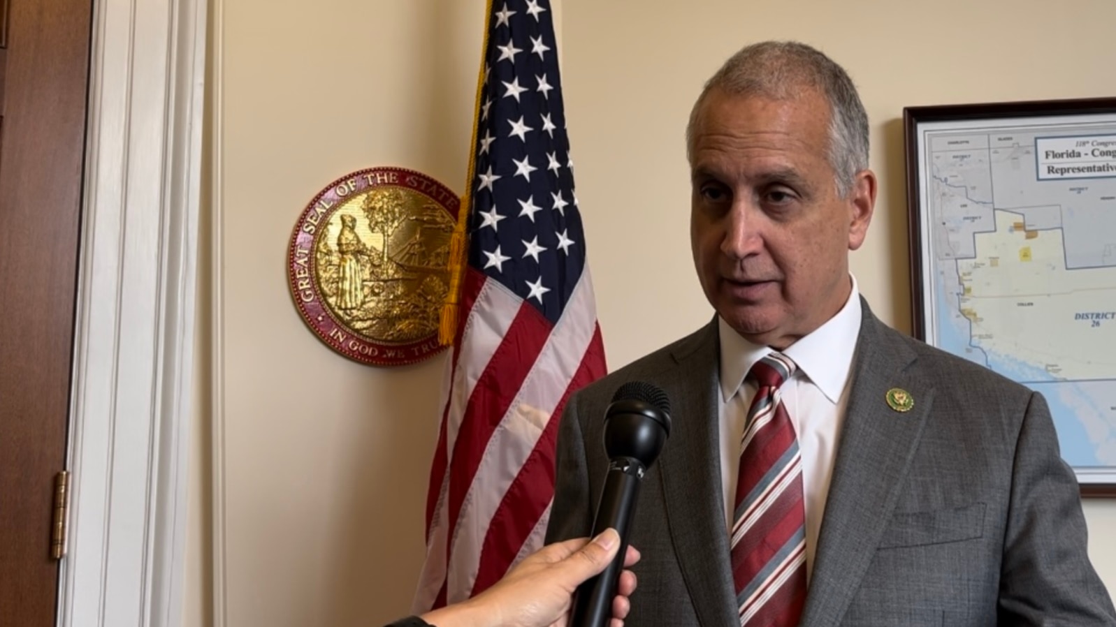 Díaz-Balart aborda temas cruciales para Cuba
