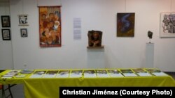 Exposición de artistas convocada por Amnistía Internacional.
