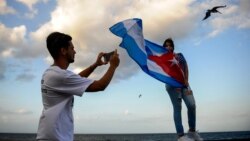 Info Martí | Hay una “causa de raíz” en la apatía de la juventud cubana