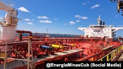 El Ministerio de Energía y Minas dio cuenta del arribo del petróleo ruso a la Base de Supertanqueros de Matanzas. (@EnergiaMinasCub/X)