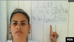 Saily Núñez, esposa del preso político Maikel Puig Bergolla, condenado a 12 años de cárcel por su participación en las m,anifestaciones del 11 de julio de 2021 en Güines, Mayabeque. Foto: cortesía.