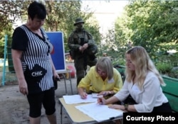 Simulación de votación en la región ocupada de Donetsk, 2023. Fuente: Fotografía de fuentes abiertas.