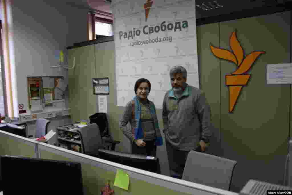 Buro ucraniano de Radio Libertad en Kyiv, en compañía de la colega Bohdana Kostiuk.