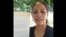 La esposa de José Daniel Ferrer, Nelva Ortega, muestra el recurso de queja que intentó presentar en la prisión de Mar Verde. (Captura de video/YouTube)