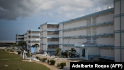 Vista exterior de uno de los destacamentos de la prisión Combinado del Este, en La Habana. (Adalberto Roque/AFP).