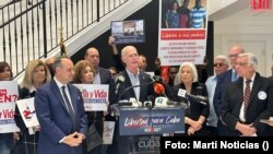 Rick Scott junto a líderes cubanos exigen la libertad y democracia en Cuba / Foto: Martí Noticias